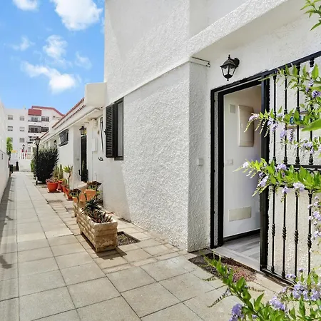 Golden Sand, Heated Pool, Air Con, Bbq Apartment