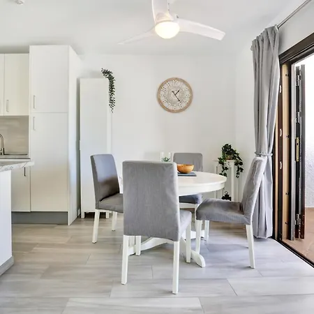 Golden Sand, Heated Pool, Air Con, Bbq Appartement *