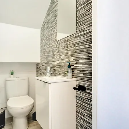 Golden Sand, Heated Pool, Air Con, Bbq Apartment