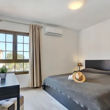 Golden Sand, Heated Pool, Air Con, Bbq Appartement Costa Adeje (Tenerife)