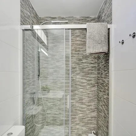 Appartement Golden Sand, Heated Pool, Air Con, Bbq