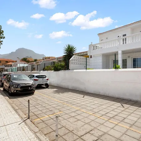 Apartment Golden Sand, Heated Pool, Air Con, Bbq Costa Adeje (Tenerife)