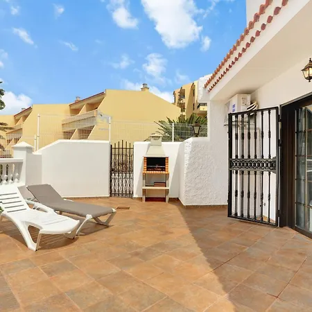 Golden Sand, Heated Pool, Air Con, Bbq *